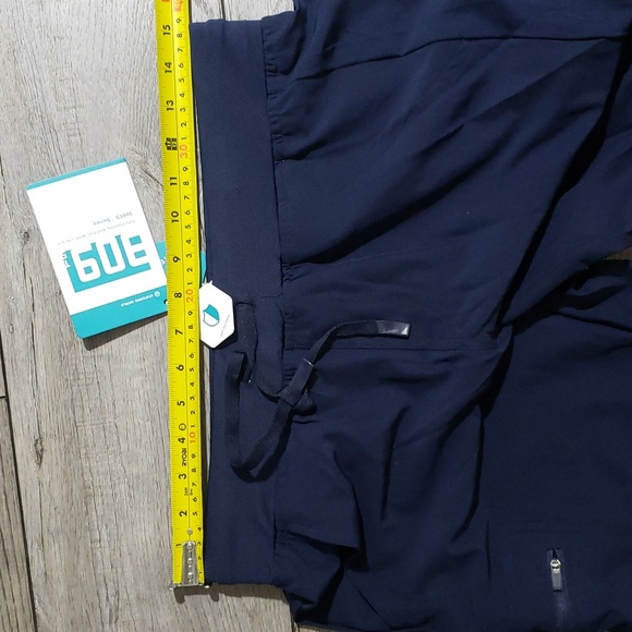 Uniforms World Scrubs for Women Set - Stretch Scrub Top & Pants, 8 Pockets, Sz M - Picture 11 of 16